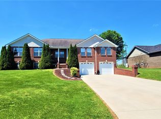 568 Whisper Woods Dr, Somerset, KY 42503