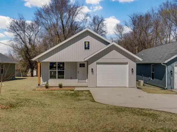 1113 E Smith Street, Springfield, MO 65803