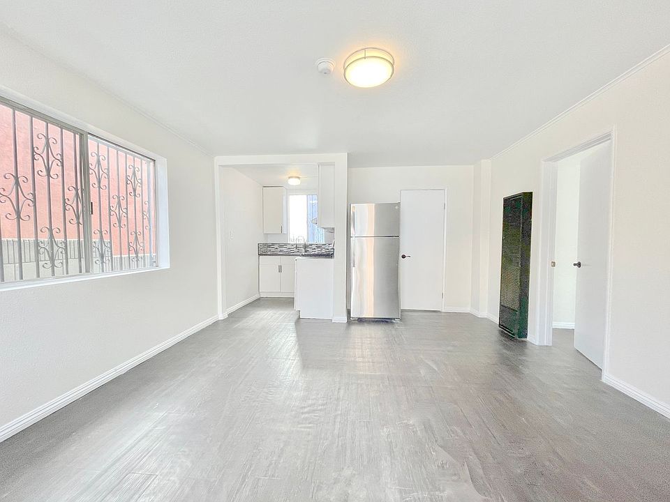1st image of 2605 Michigan Ave #1/2