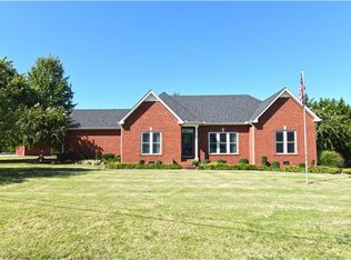 121 Callaway Ct, Murfreesboro, TN 37127