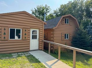 1670 Log Cabin Ln, Waterville, IA --