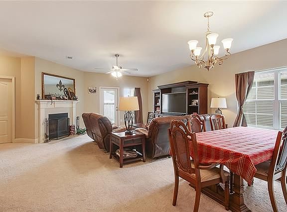 5th image of 2760 Village Ct