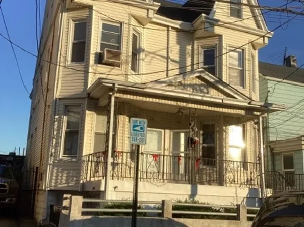 17 Prospect St, Elizabeth City, NJ 07201