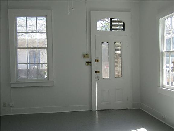 3rd image of 810 Lesseps St
