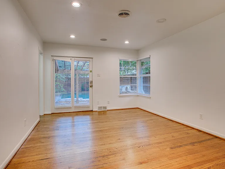 5815 Walnut Hill Ln — Photo 43