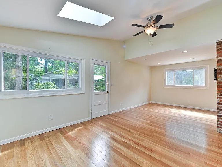 8700 Sudbury Pl — Photo 8