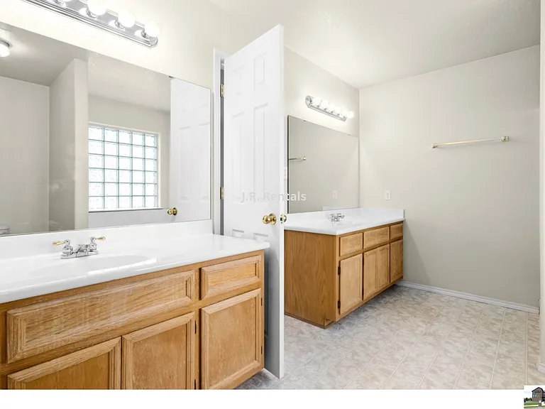 1906 Flagstaff Dr — Photo 116