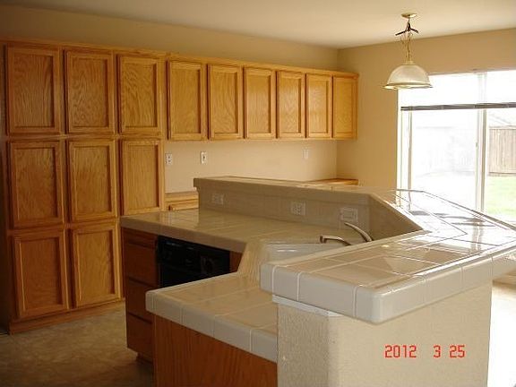 3rd image of Fernway Ct