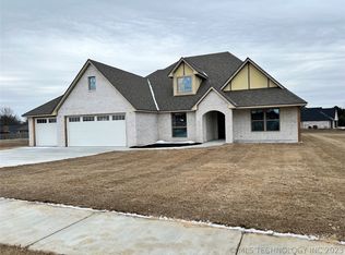 2905 Pheasant Ct, Bartlesville, OK 74006
