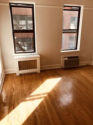 Rented by Metropolis Real Estate of Manhattan | media 48