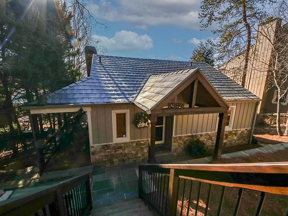 2nd image of 215 Narrows Dr