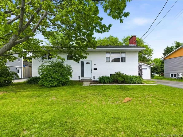 99 Sunset Dr, Fredericton, NB E3A 1A2