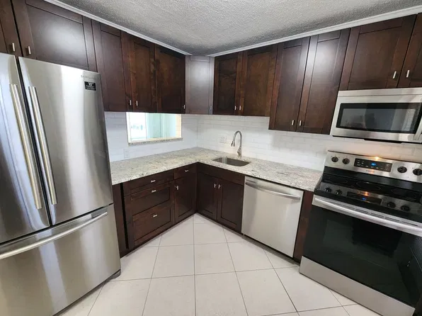 4700 Washington St APT 308, Hollywood, FL 33021