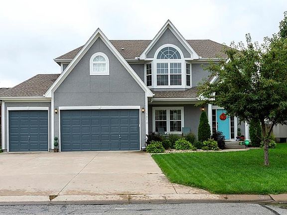 2nd image of 707 SW 34th St