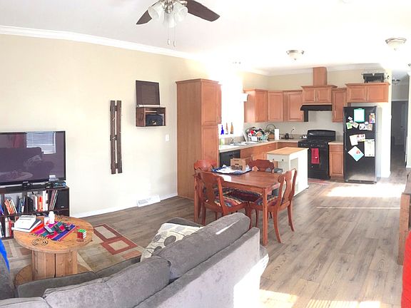 4 Living Room_03012016