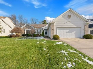 11825 Ivy Ridge Dr, North Royalton, OH