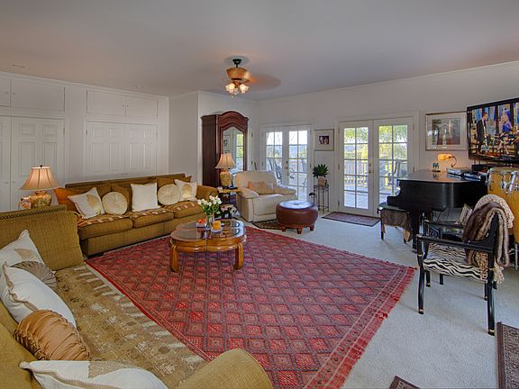 4th image of 2446 Garden St