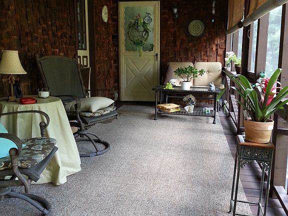 Screened porch w/ view