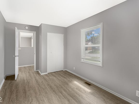 5th image of 3405 N Brentwood Ave