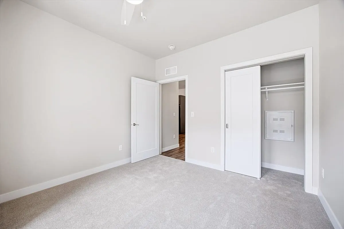 1281 North Frontage Road West - F300 — Photo 4
