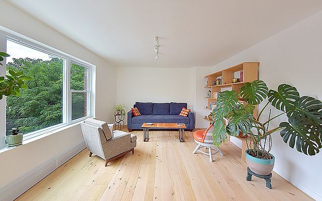 1st image of 300 W 138th St #300C