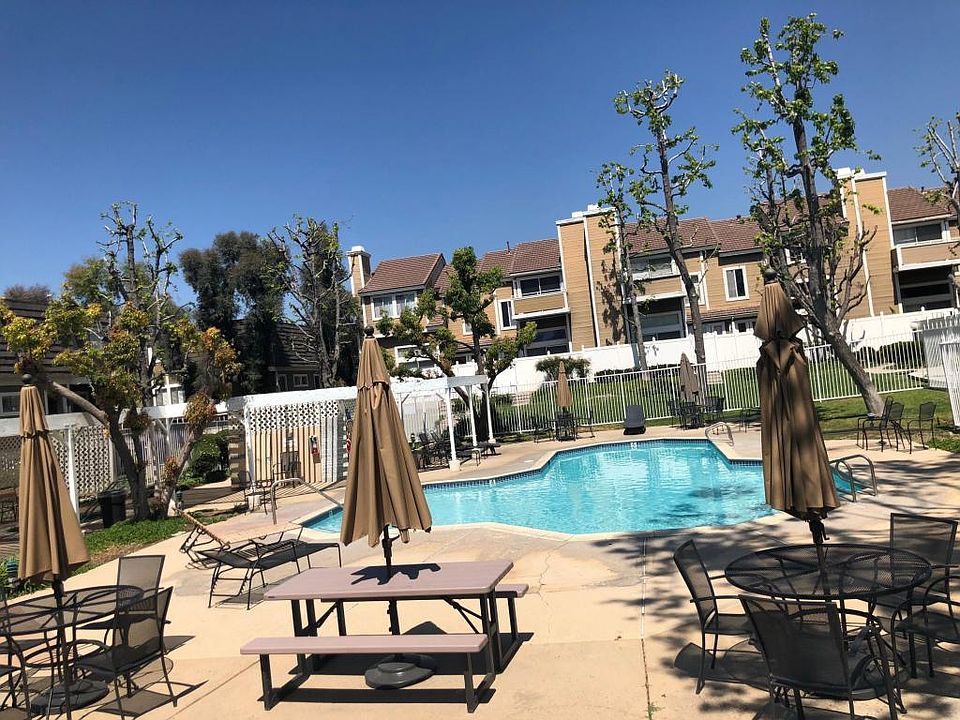 2nd image of 1937 Glenoaks Blvd Unit 153