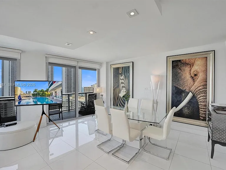 2600 E Hallandale Beach Blvd #T1902 — Photo 6