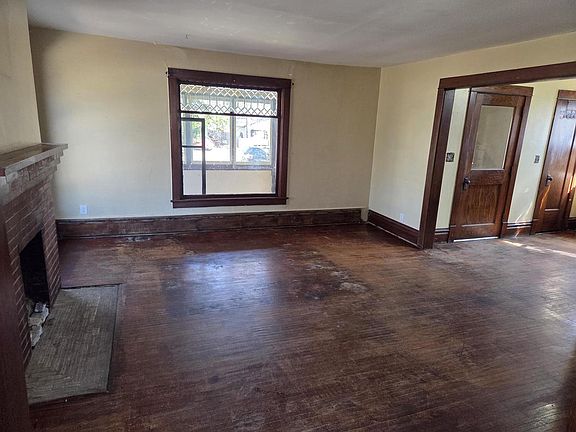 5th image of 210 East Wisconsin STREET