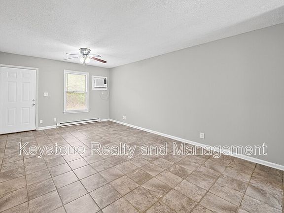 4th image of 191 Oak St APT 2