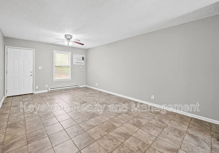 191 Oak St #2 — Photo 4