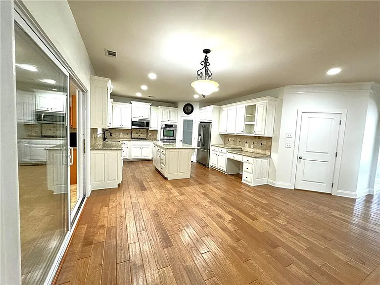 5195 Wickingham Ln — Photo 17
