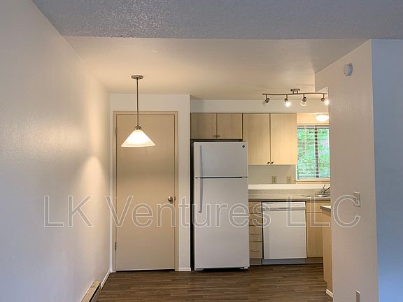 3rd image of 49 NE Torval Canyon Rd APT 14