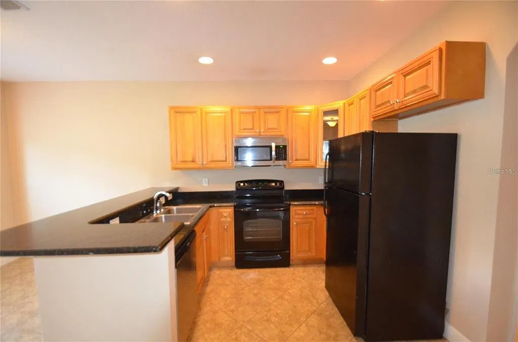 2 bed, 2.0 bath, 1103 sqft, $1,699 — Photo 3
