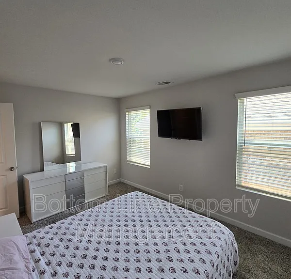 1221 Colgher St — Photo 35