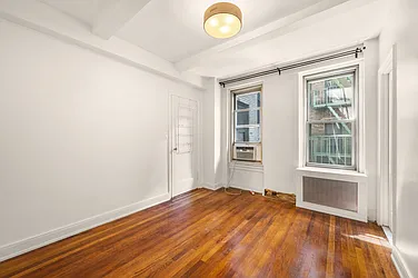 Rented by Coldwell Banker Warburg