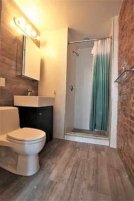 Rented by Metropolitan Property Group | media 20