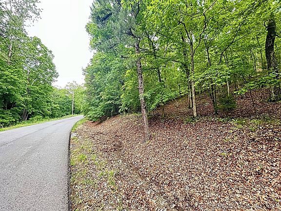 3rd image of 8128 W Clear Creek Rd