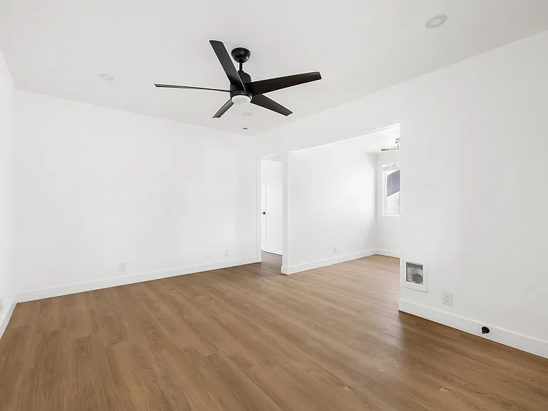 416 Church Ave — Photo 10