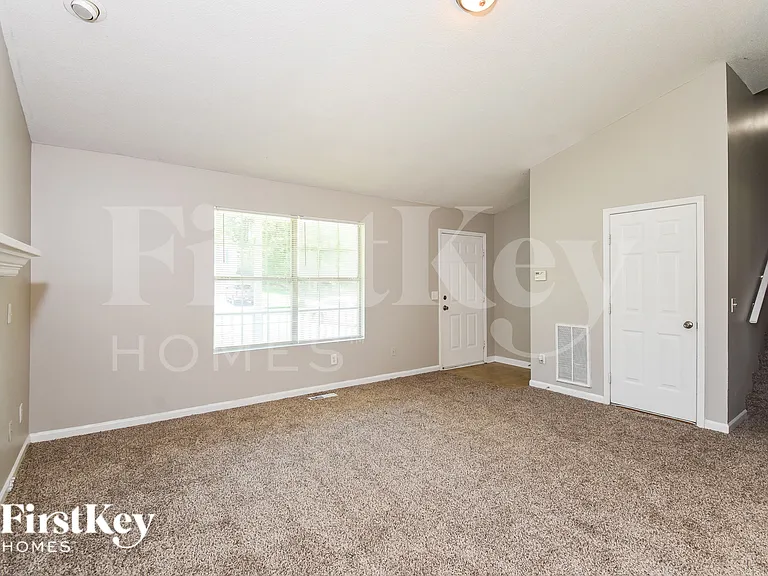21 Rubie Ln SW — Photo 3