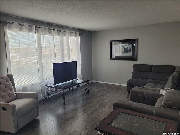 5th image of 504 Caribou Cres