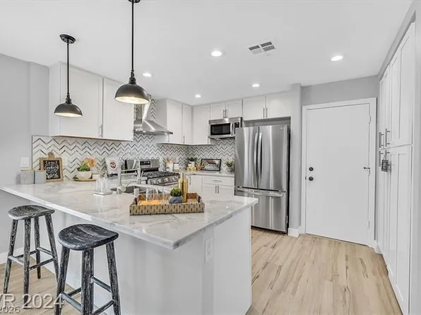 214 Pocahontas Ct, Henderson, NV 89074