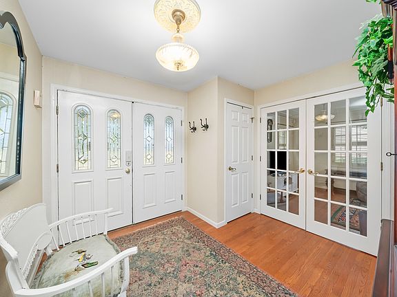 5th image of 2461 Weddell St