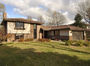 390 Mary Ln S, Maplewood, MN 55119