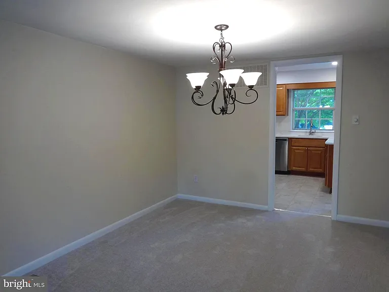 16 Castlehill Ct — Photo 8