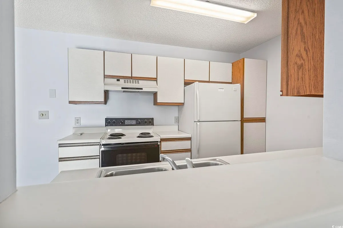 Building Photo - 2278 Clearwater Dr #K