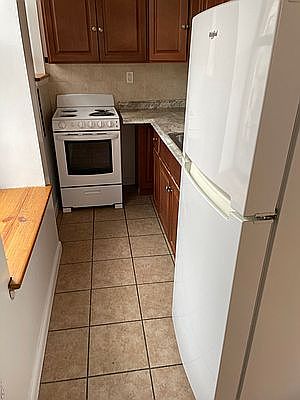 3rd image of 1621 Lexington Ave APT 5
