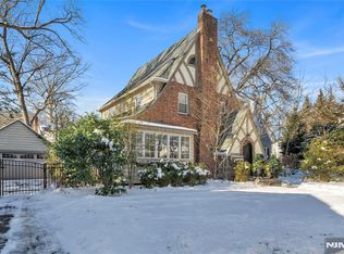 346 N Monroe St, Ridgewood, NJ 07450