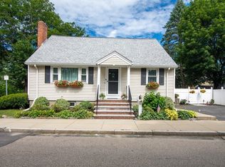 2 Willers St, West Roxbury, MA 02132