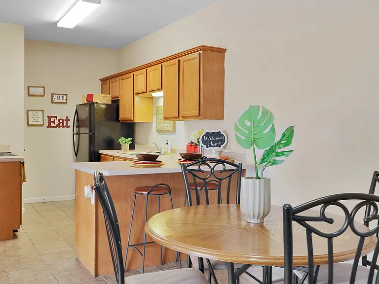 University Park Apartments — Photo 5