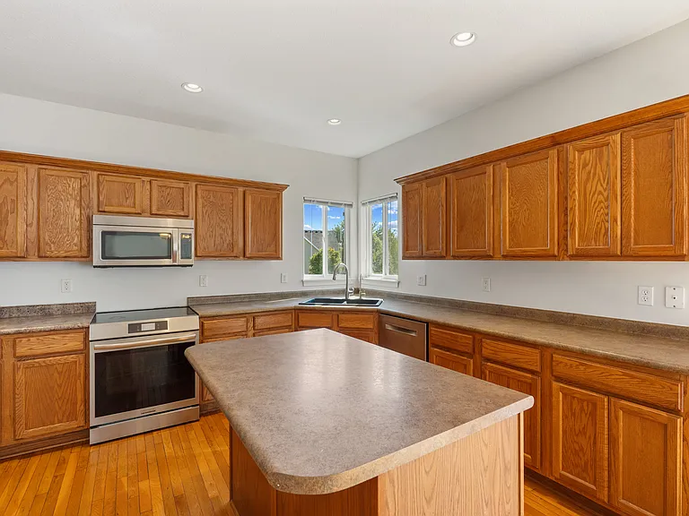 3022 Beckley St — Photo 7